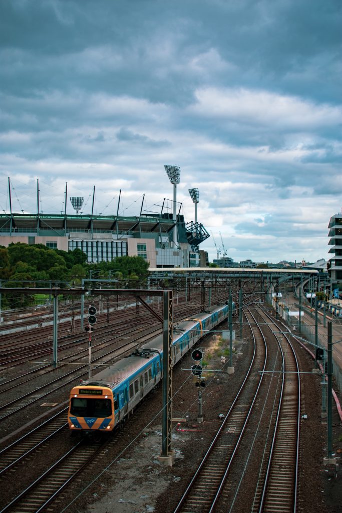 The Video by CareerVidz Discusses What Makes a Good Leader and Provides Leadership and Management Skills Training.