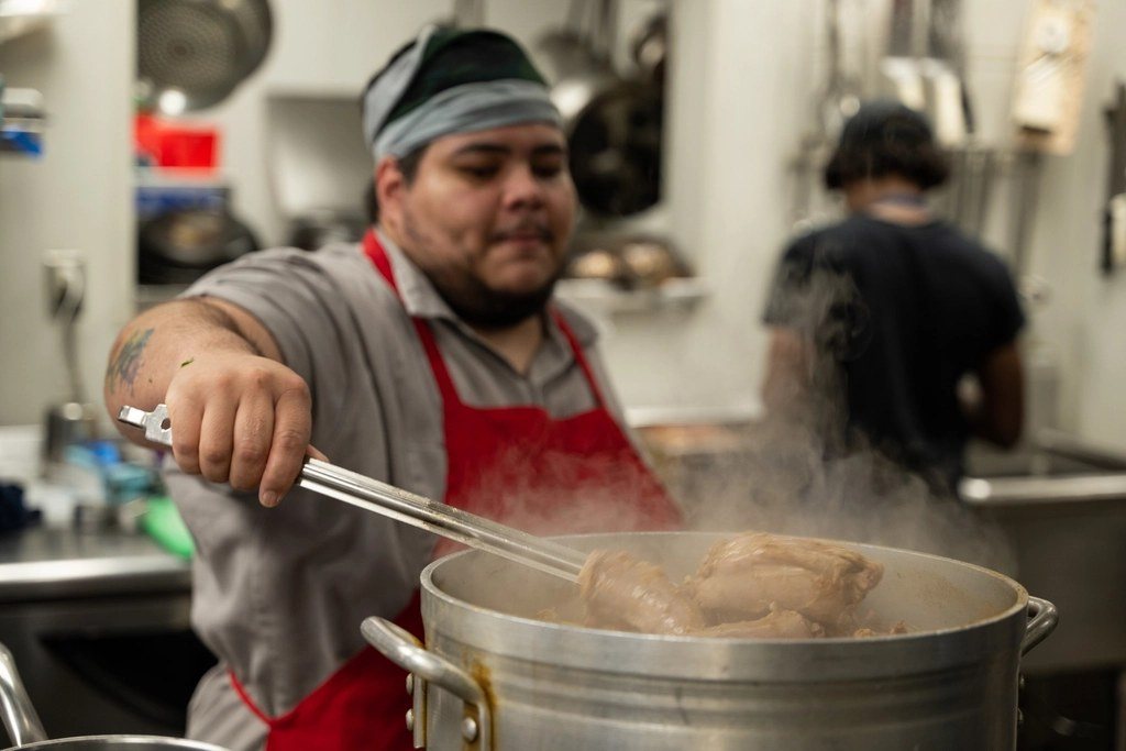 Raphael Bravo, trainer advocate cooking